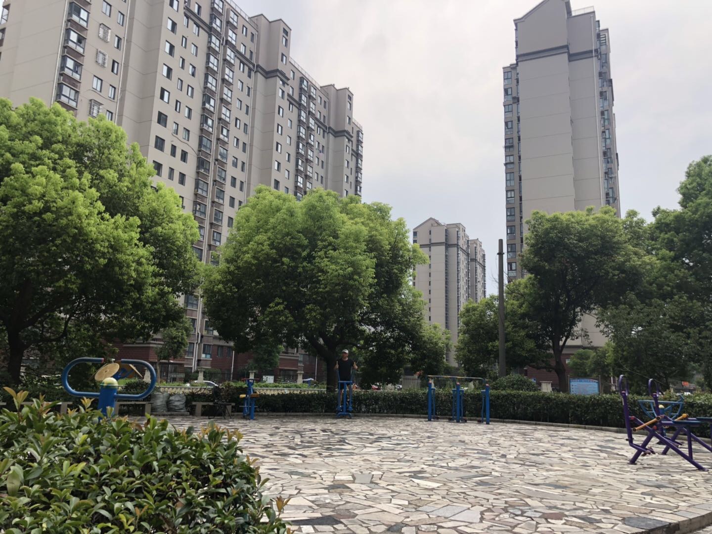江桥一村35号健身点