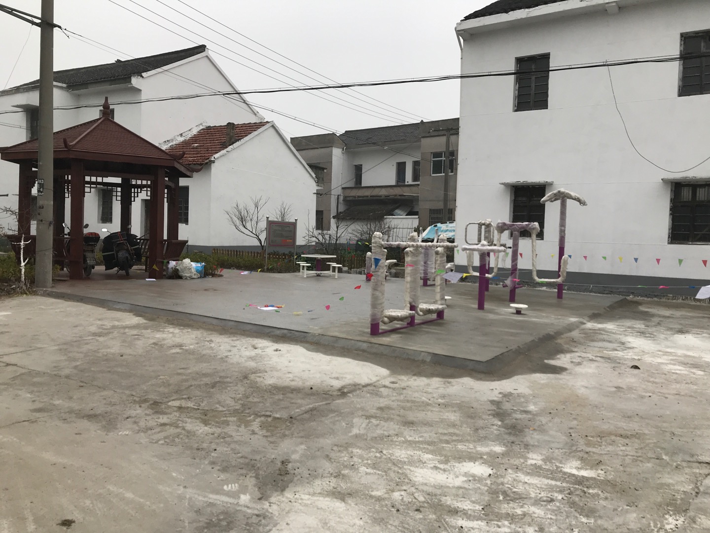 石湖荡镇洙桥村9队益智健身点
