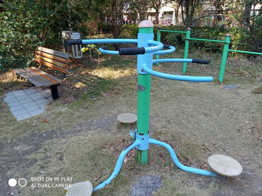 三人转腰器