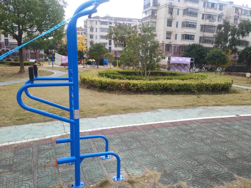 多功能训练器