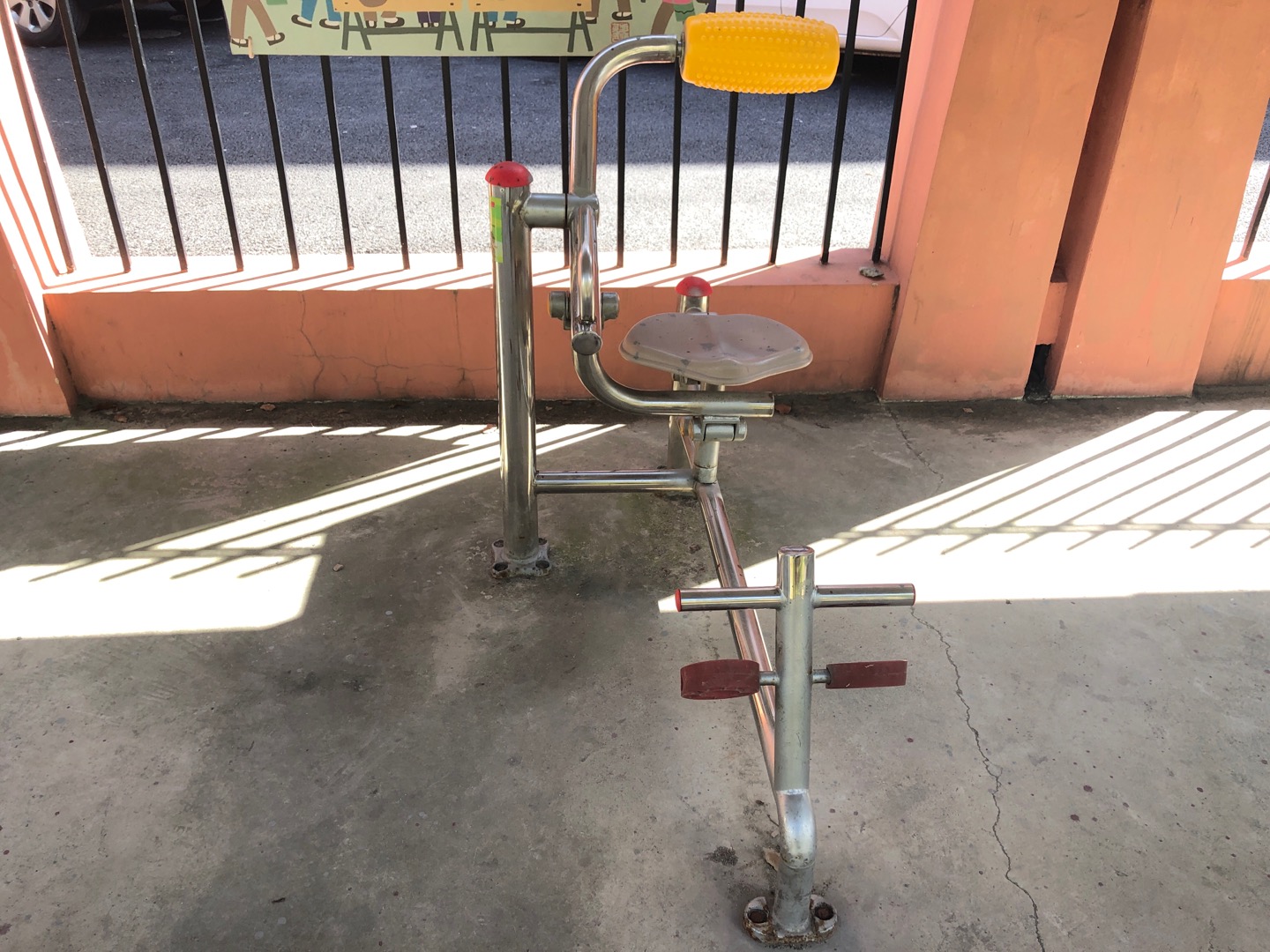 腹背锻炼器