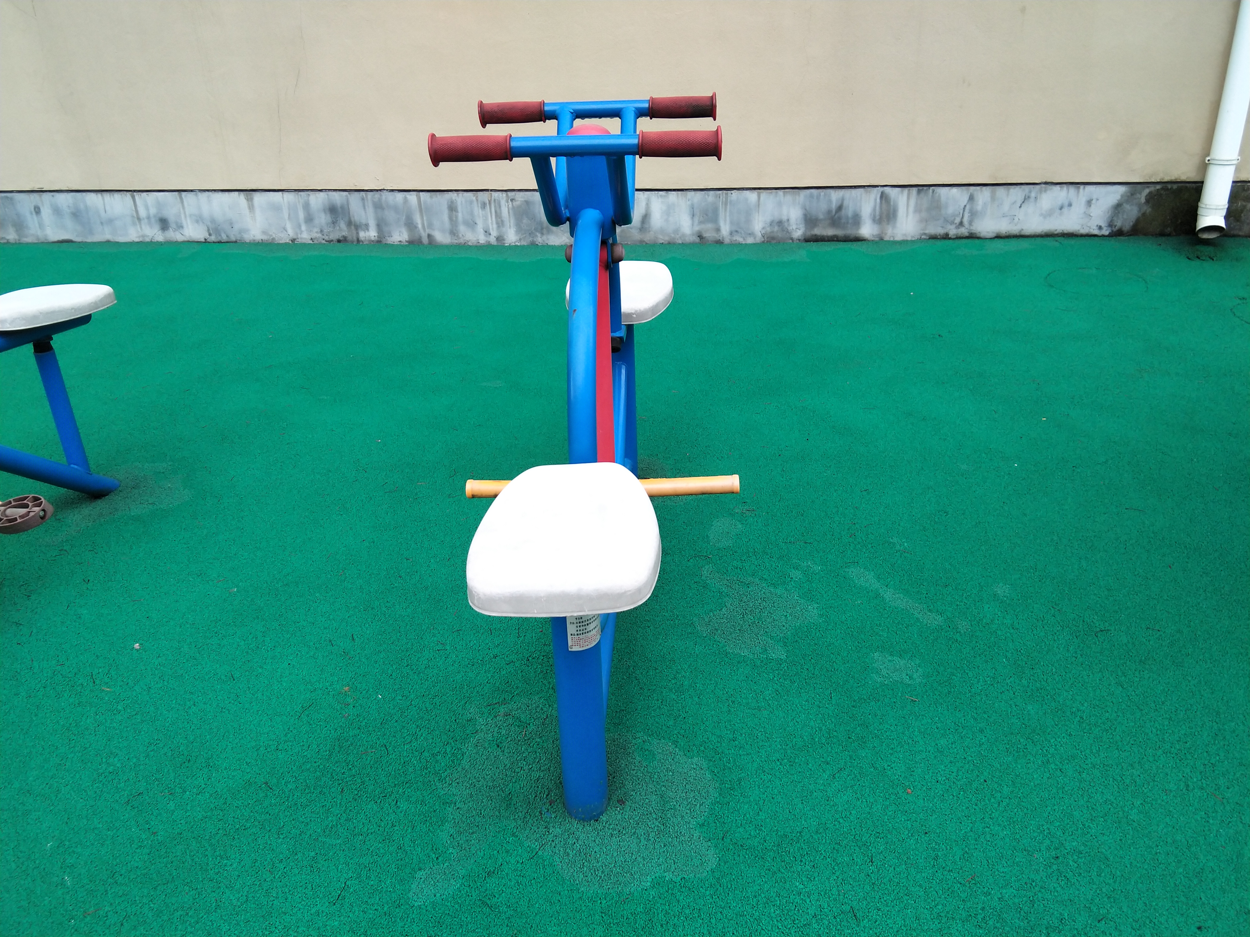 下肢锻炼器