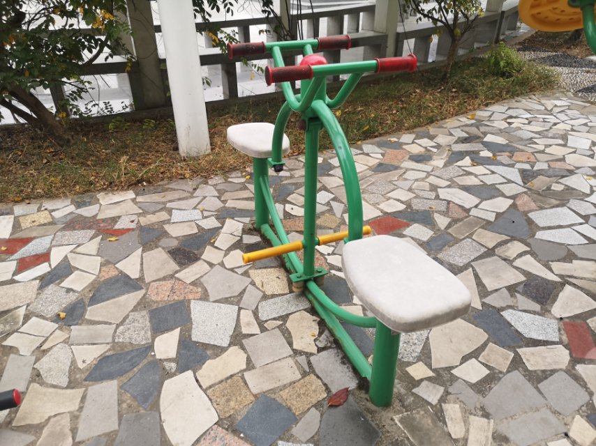 下肢锻炼器