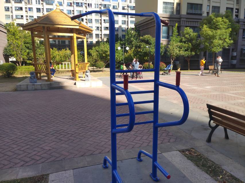 多功能训练器