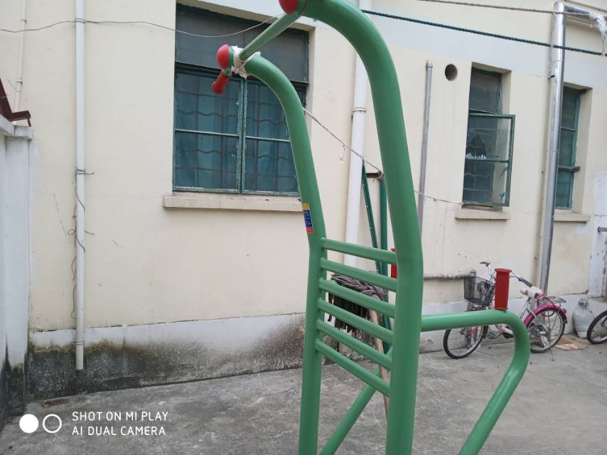 多功能训练器