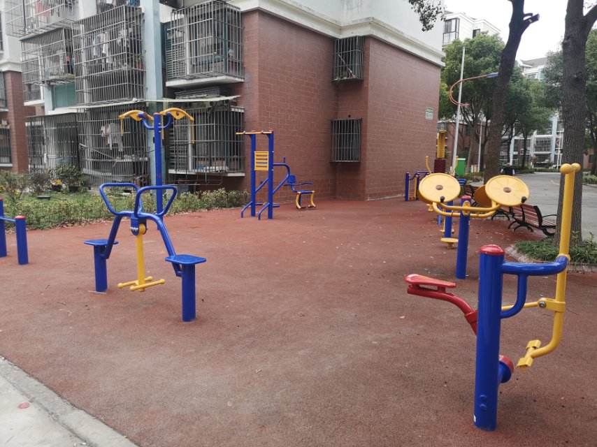 鹤鸣一村村西区健身苑点