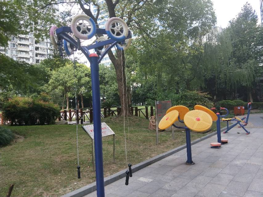 建五居委健身点