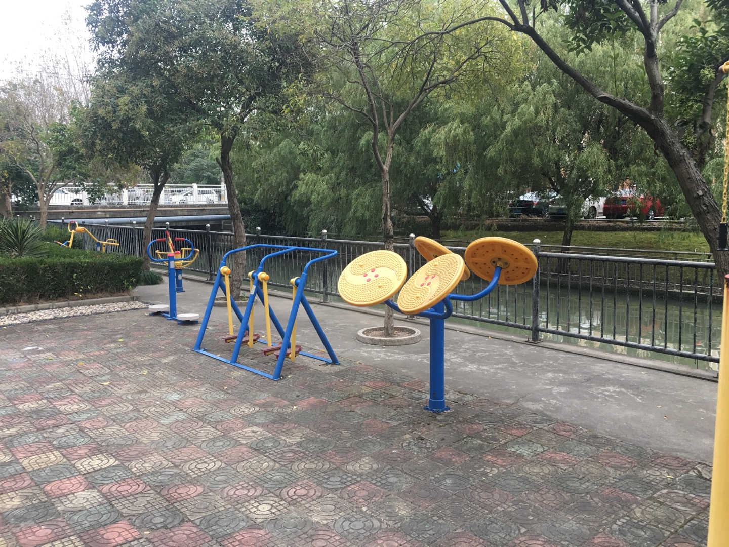 黄山三居小区健身点