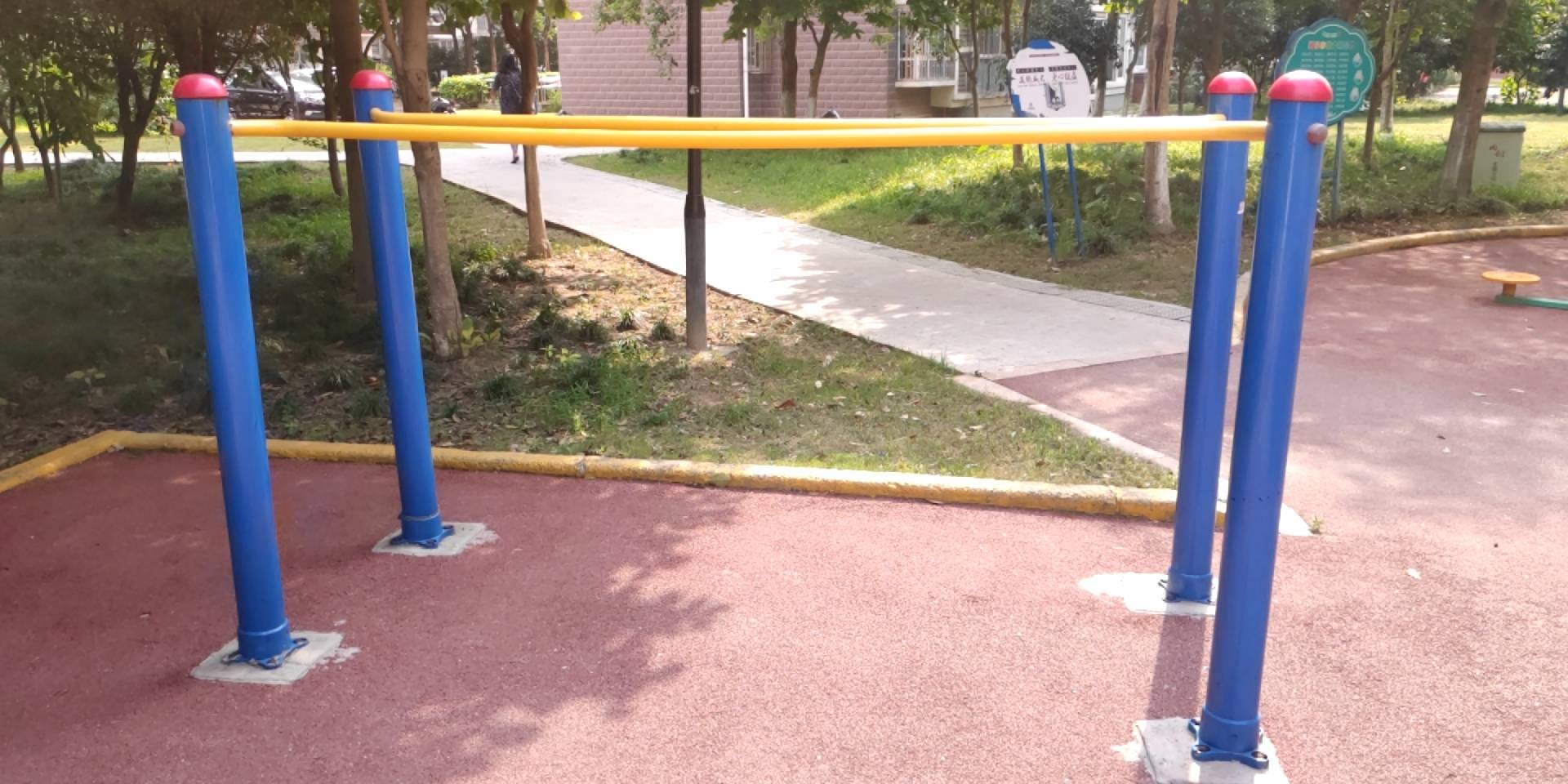 双杠