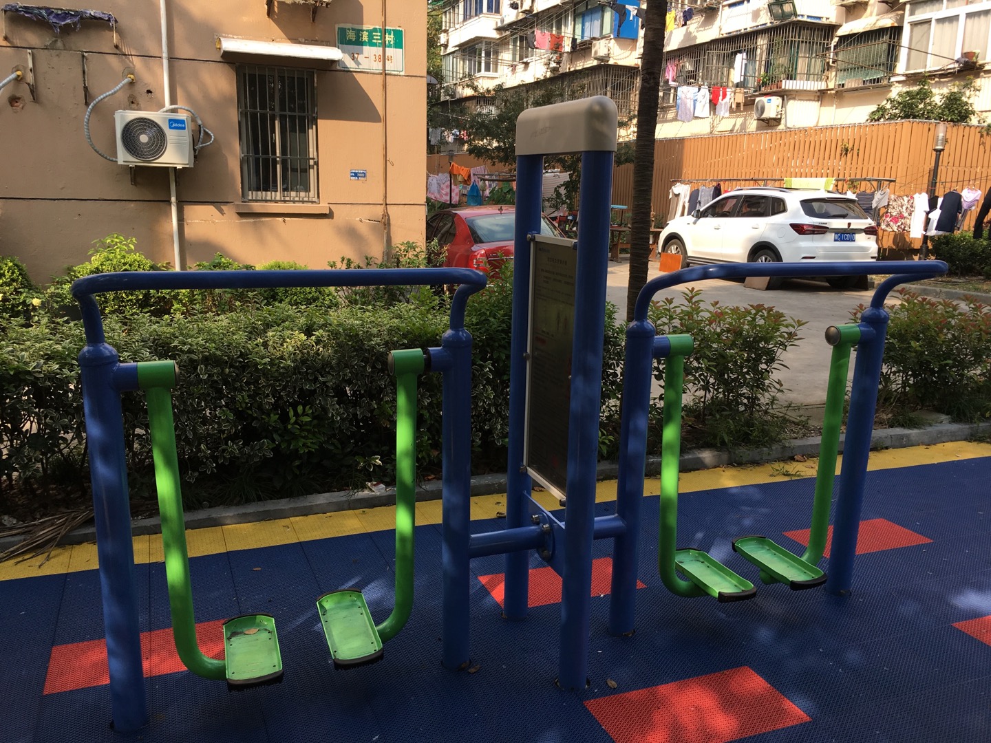 双立柱太空漫步器