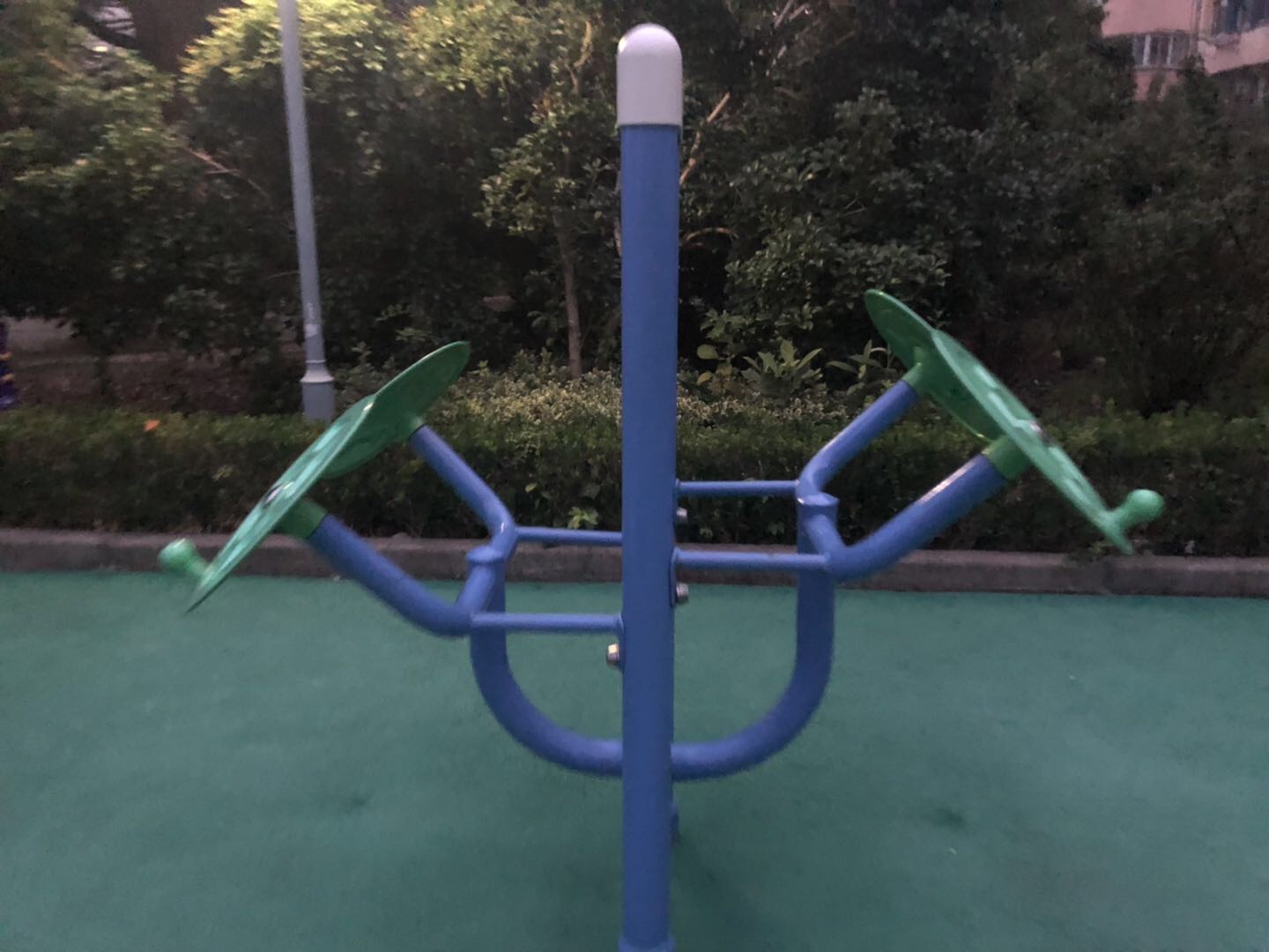 双立柱太极揉推器