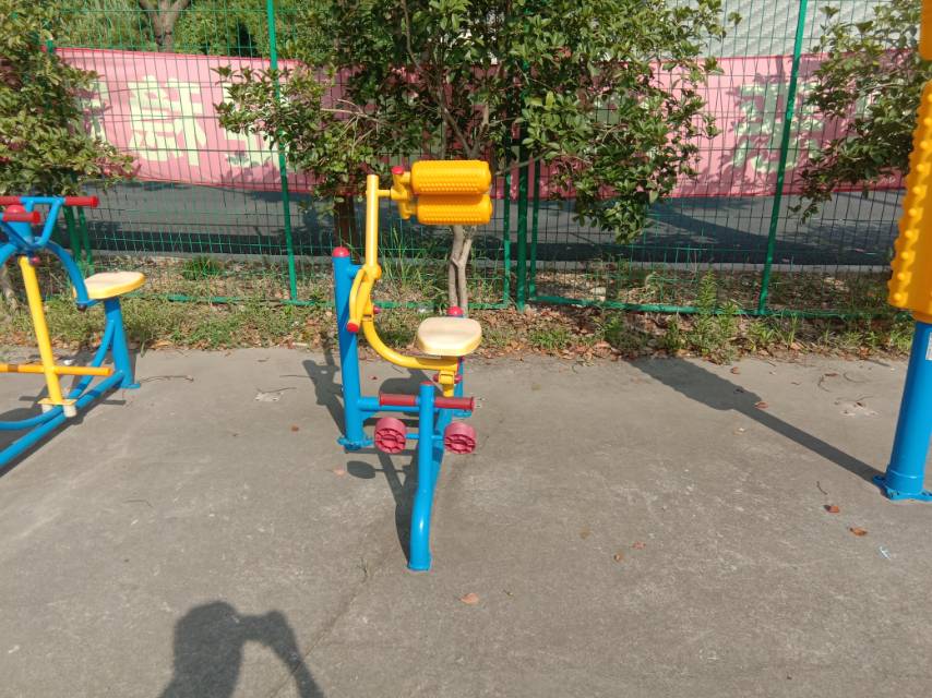 自重腹背锻炼器