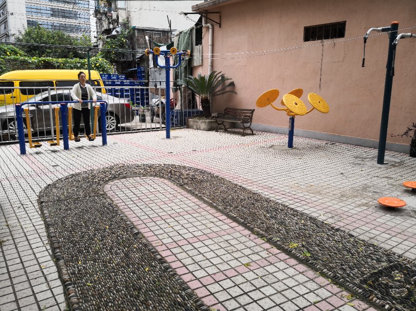 静安区芷江西路街道大统居委健身点（大统路1033弄）