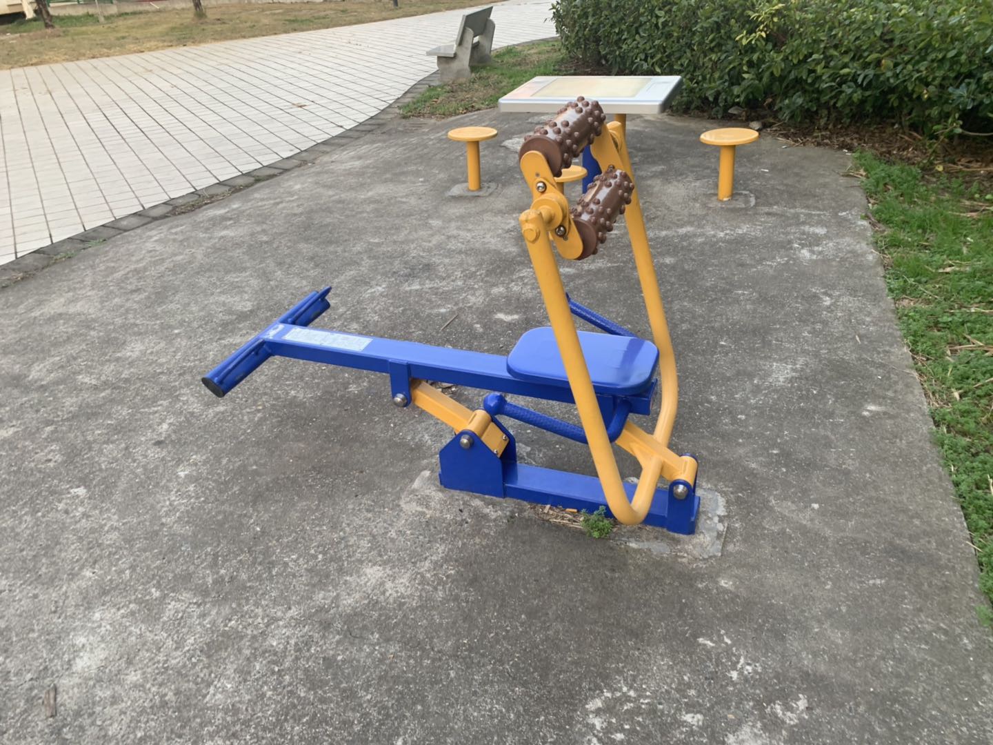 腹背屈伸训练器