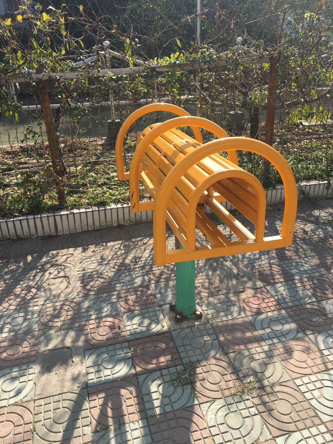 双位伸腰伸背器