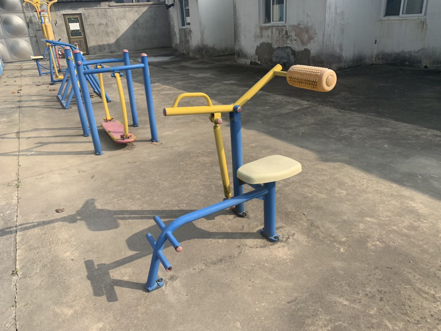 腹背锻炼器