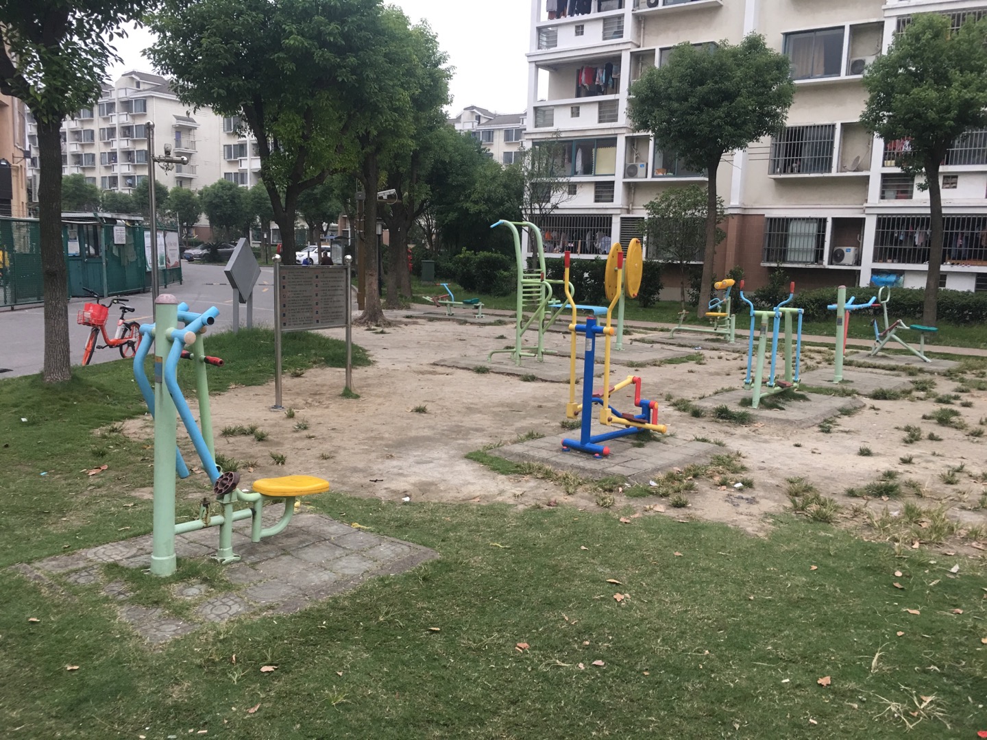 新华公寓健身点