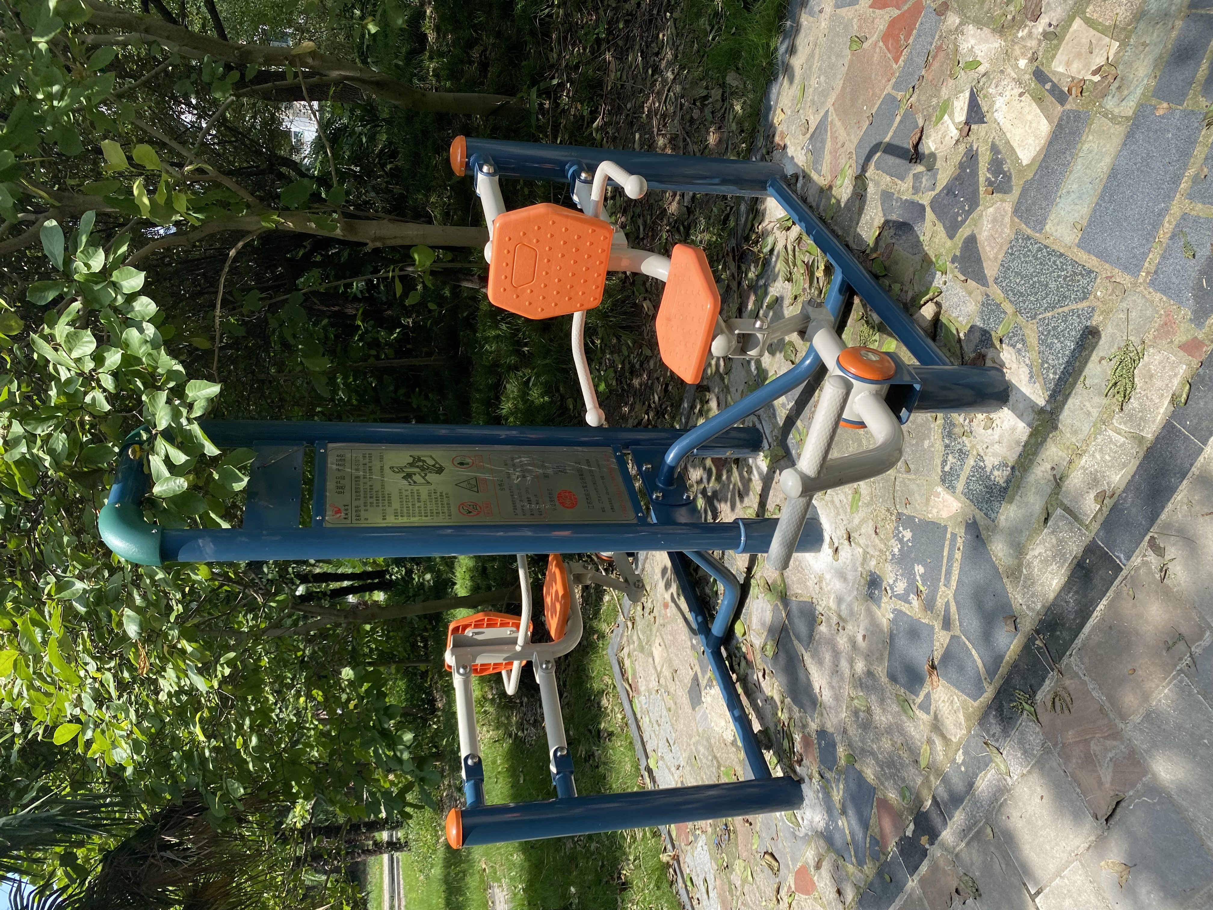双位坐蹬器