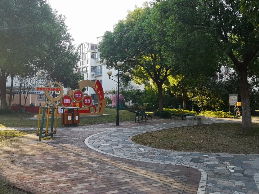 海涯新苑老人区健身点