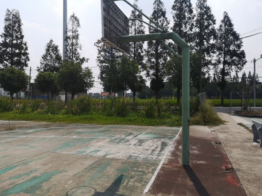 南陆村篮球场