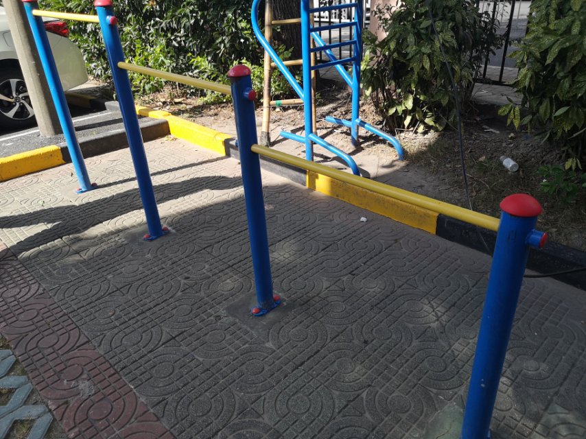 搁腿杠