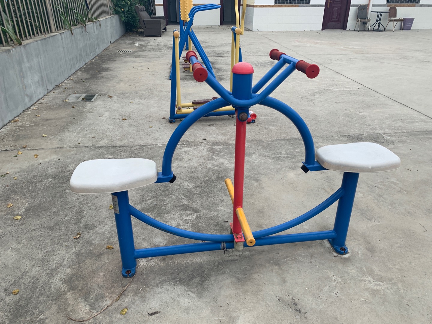 下肢锻炼器