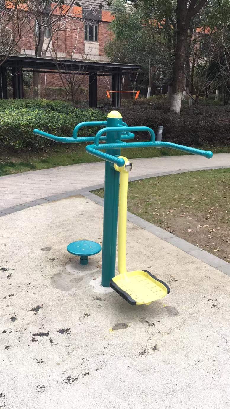 扭腰钟摆器