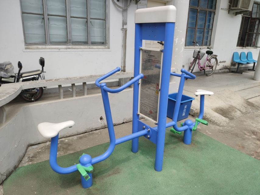 双立柱健身车