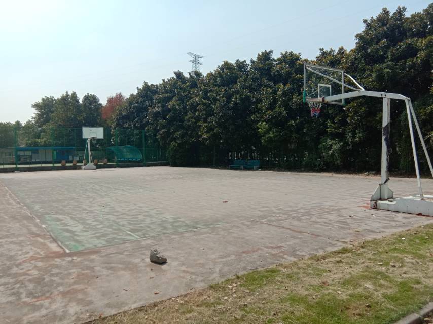 佘山江秋社区公共运动场