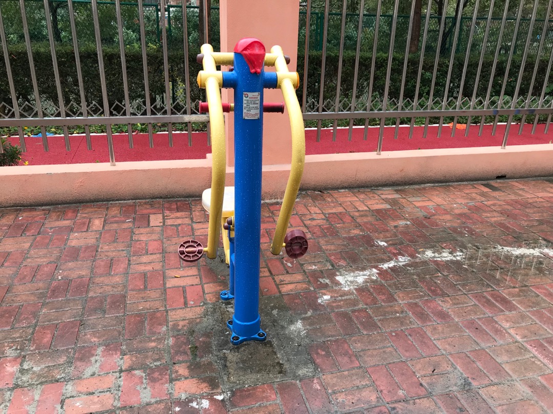 自重腿部锻炼器
