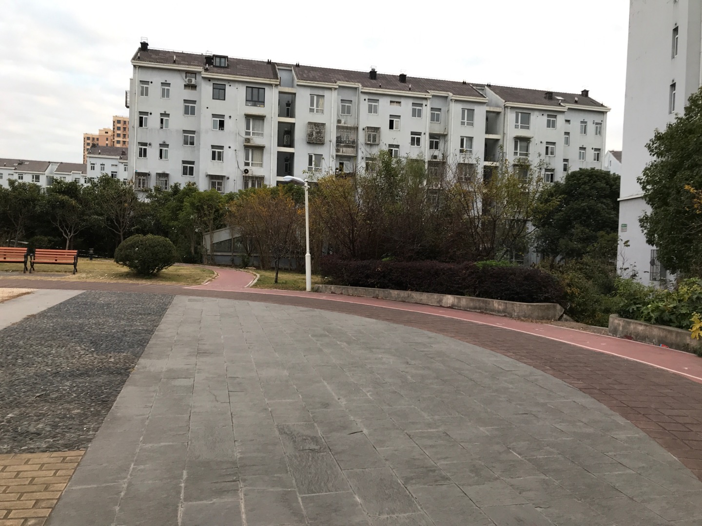 银丰苑健身步道
