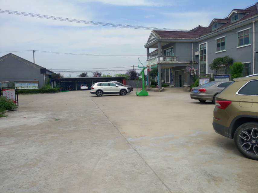 白鹤镇金项村篮球场
