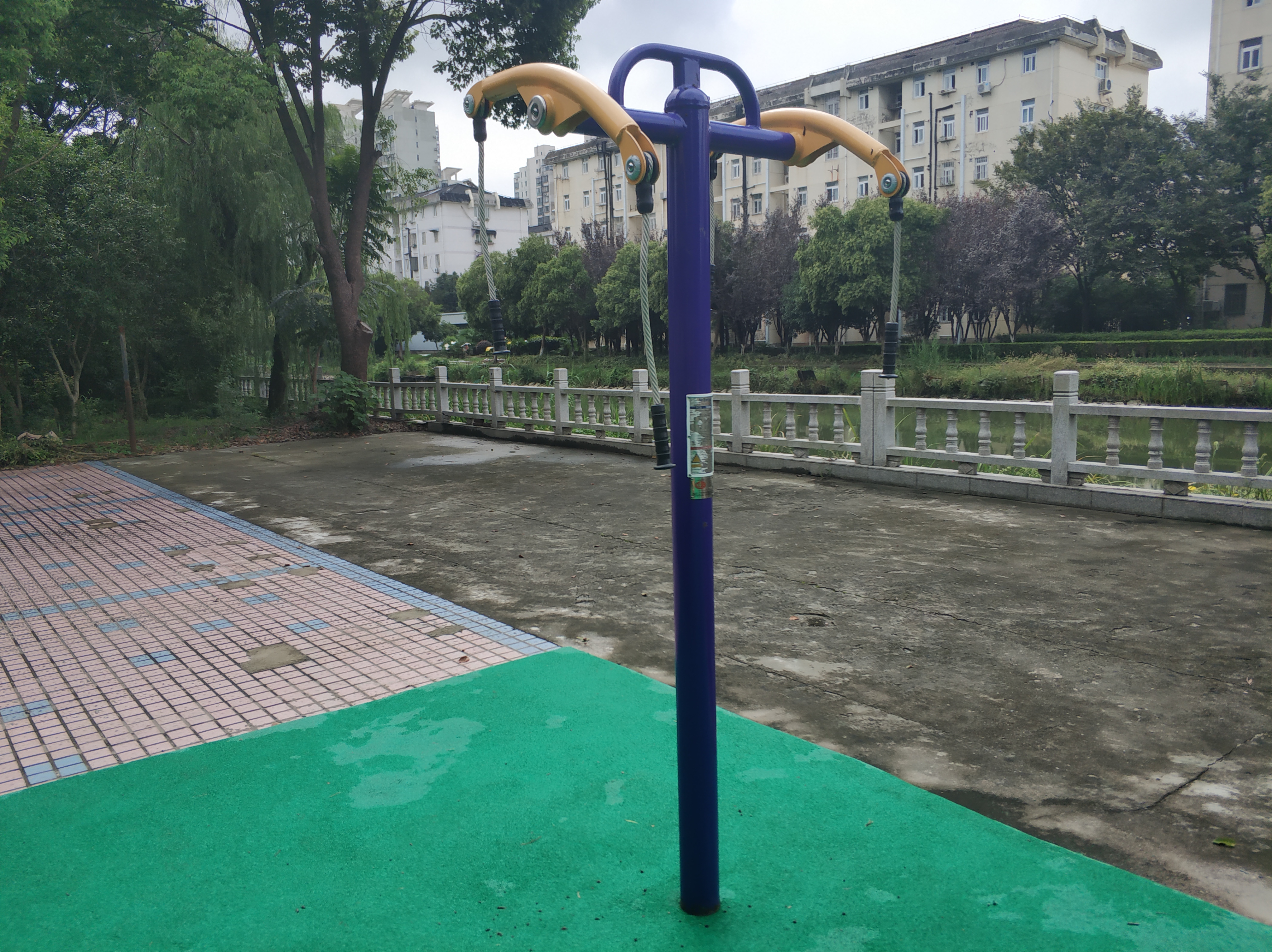 牵引器