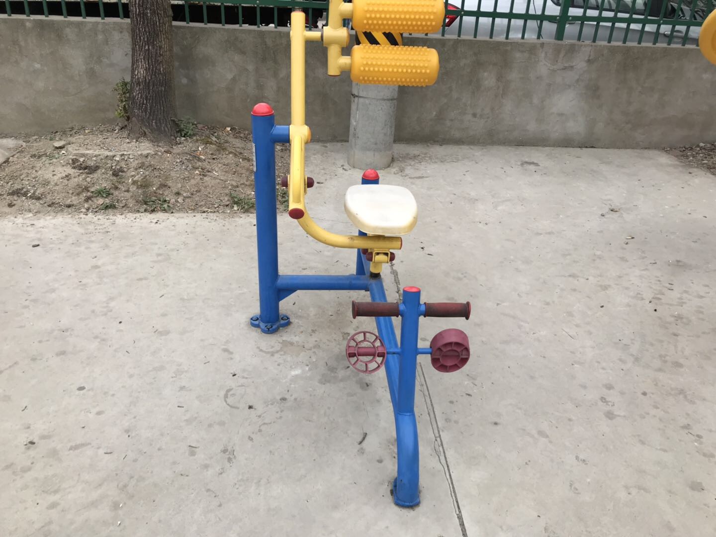 自重腹背锻炼器