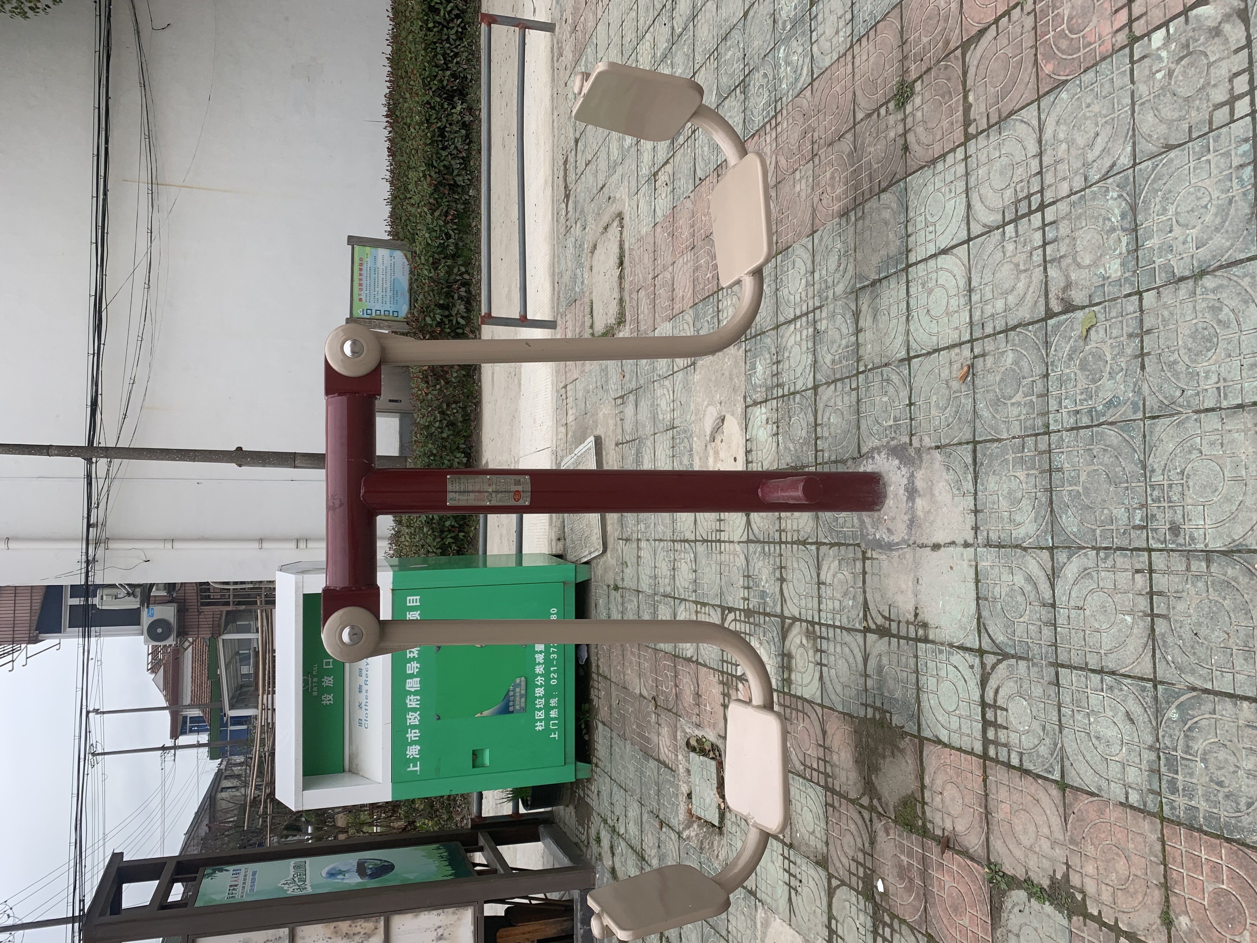 双人坐蹬器