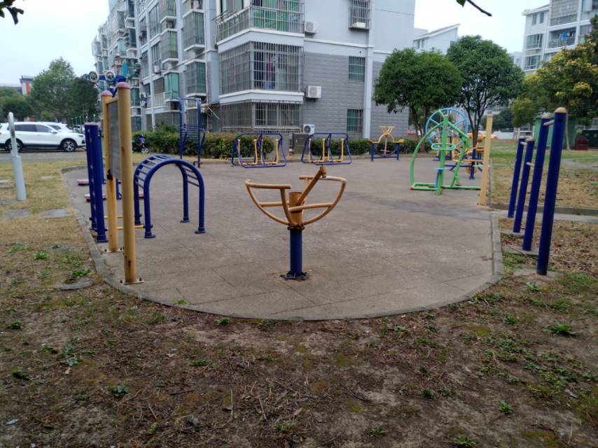 云锦新苑健身点