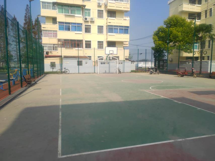 二村篮球场