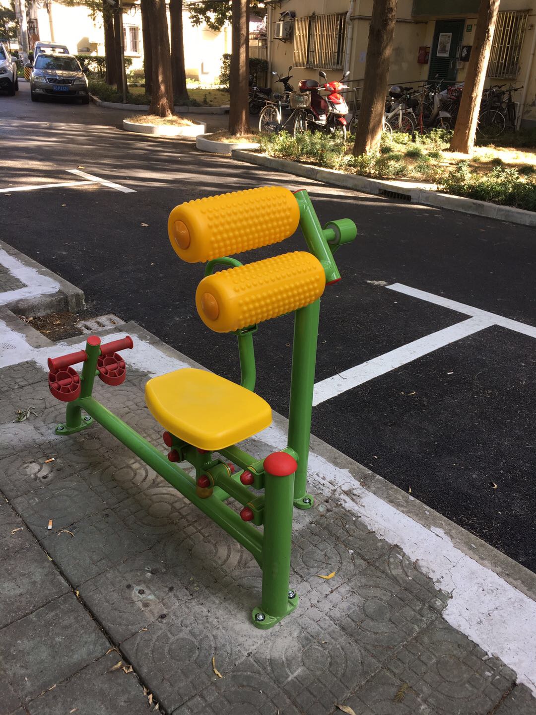 自重腹背锻炼器