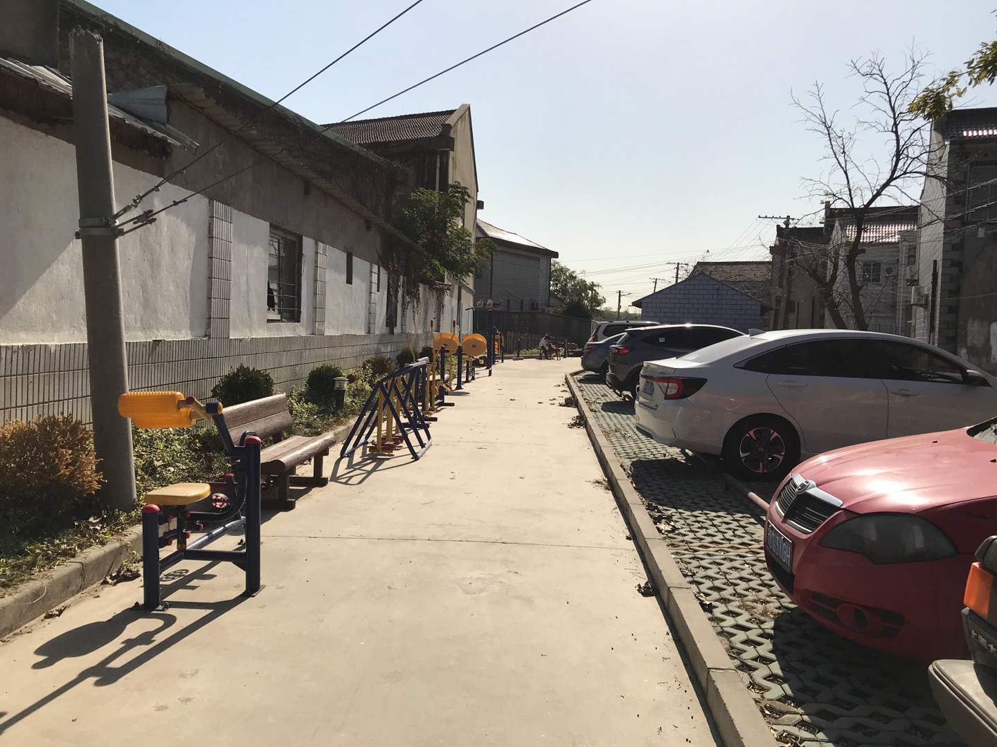 滨一居委3组朱家宅3号北休闲广场健身路径