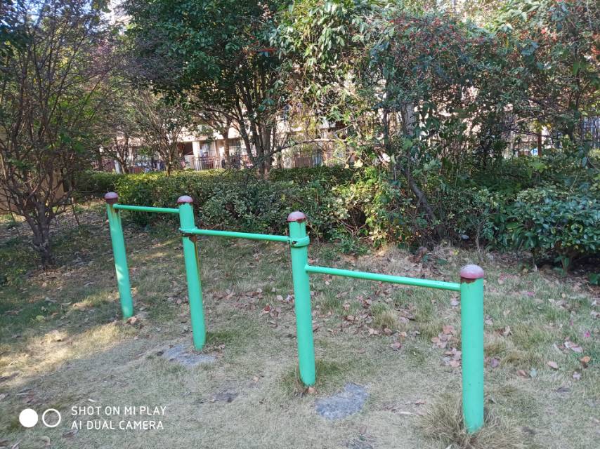 三人压腿器