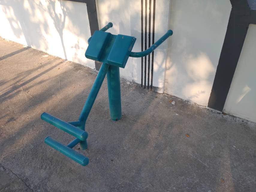 背肌训练器