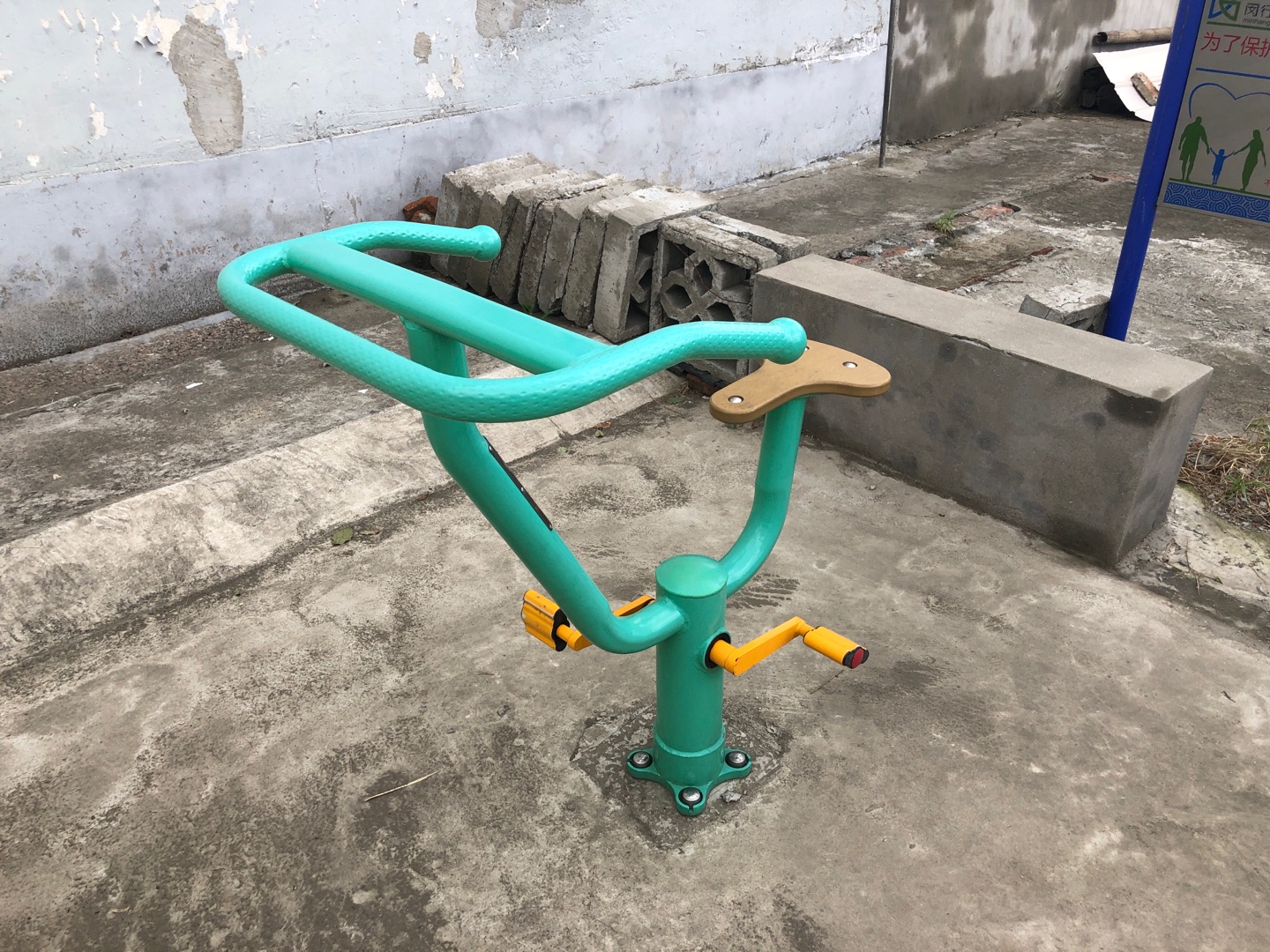 直立健身车