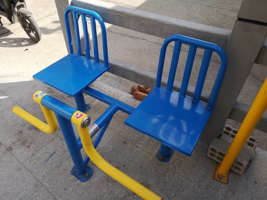 下肢训练器