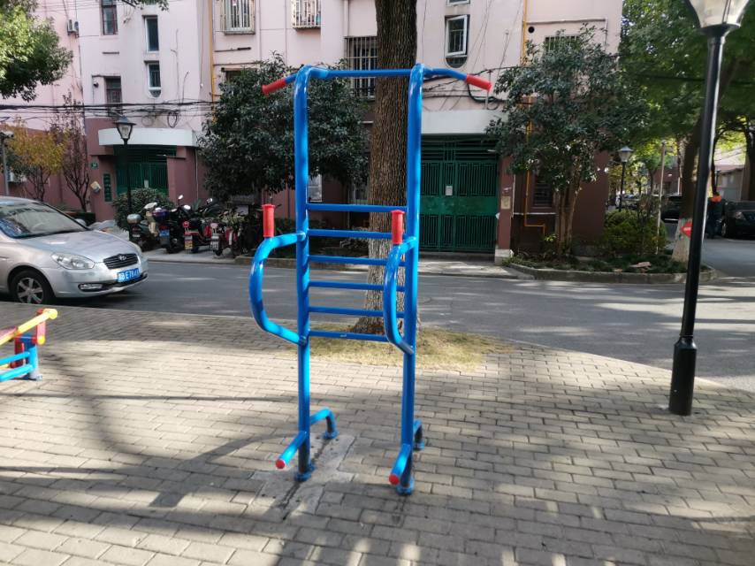 多功能训练器