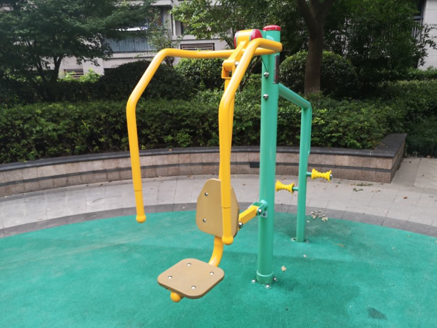 坐推训练器