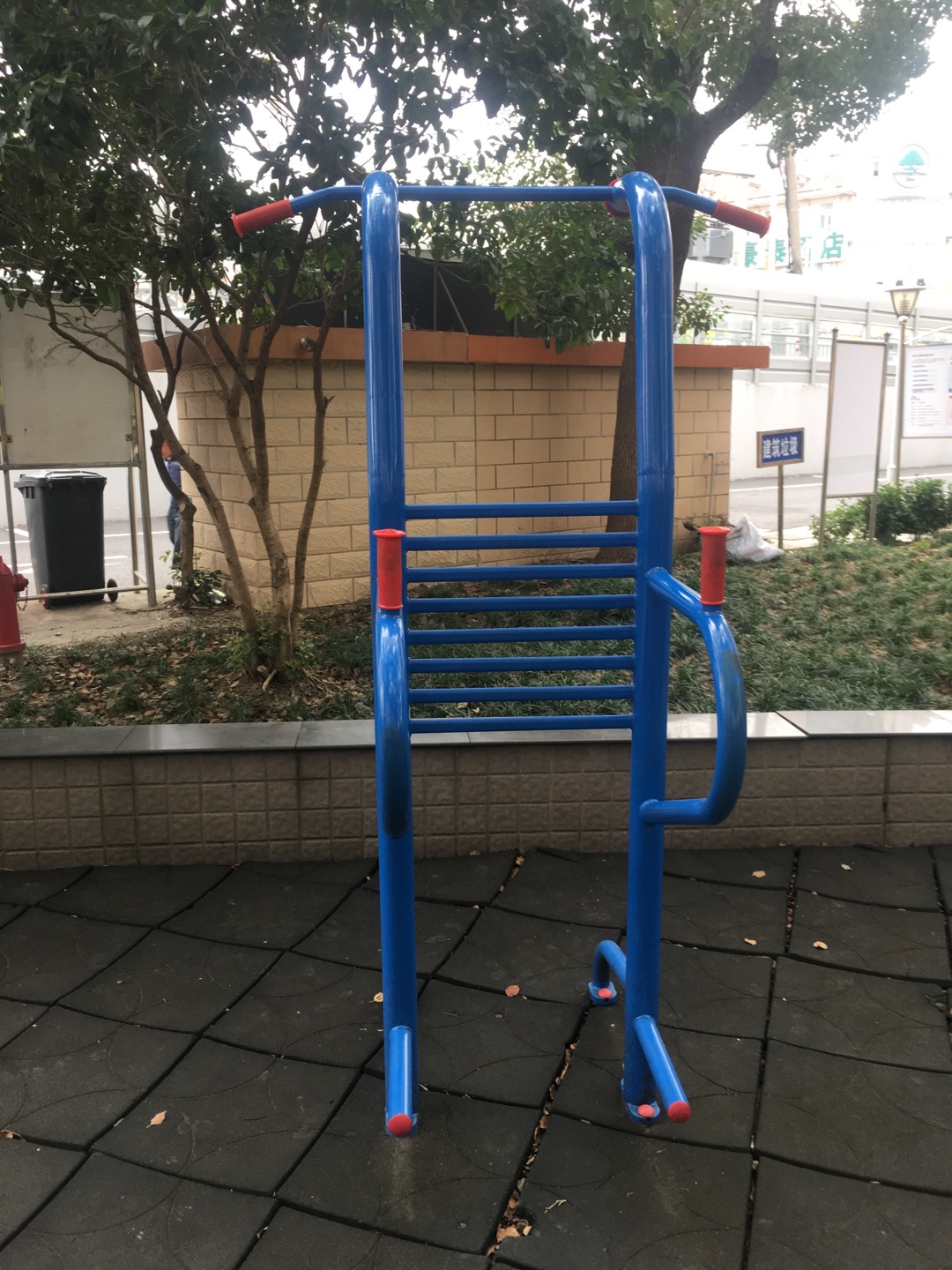 多功能训练器