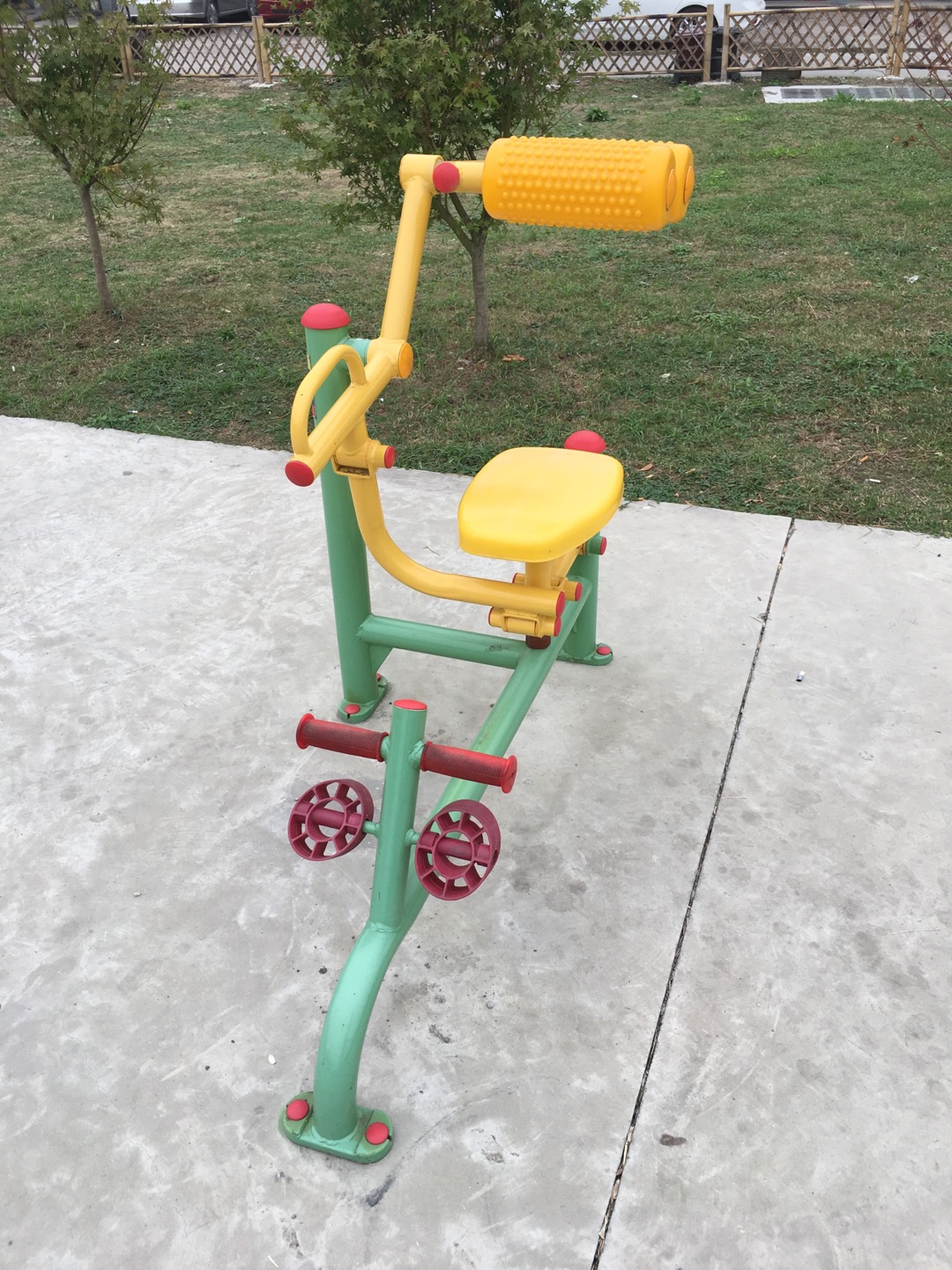 腹背锻炼器