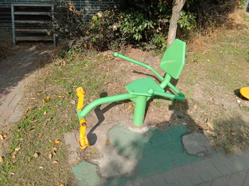 斜躺健身车