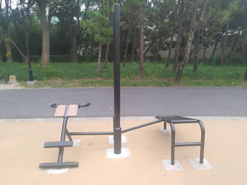 背腹肌训练器