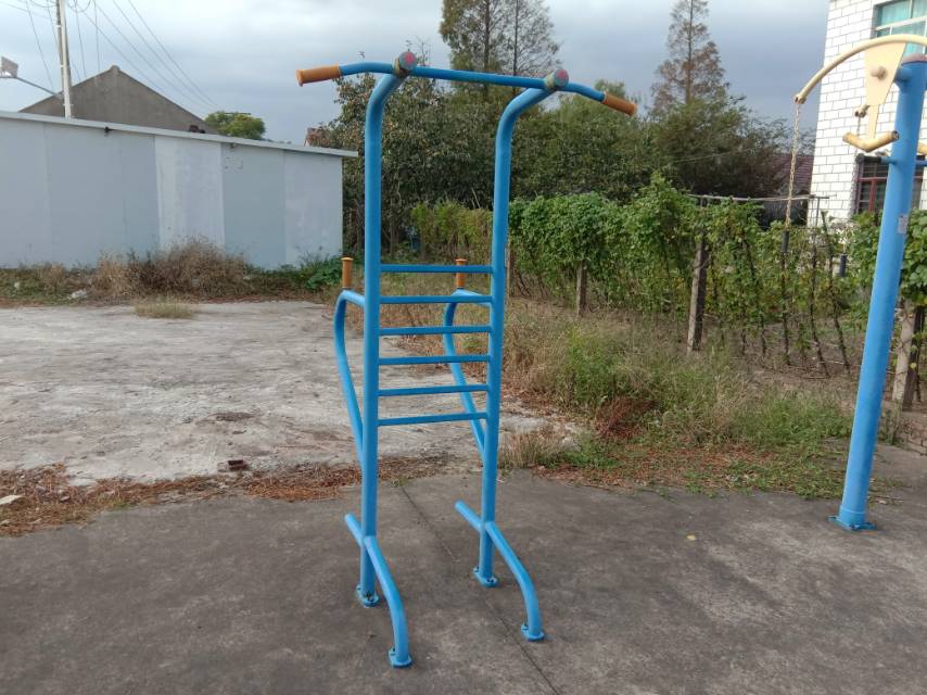 多功能训练器